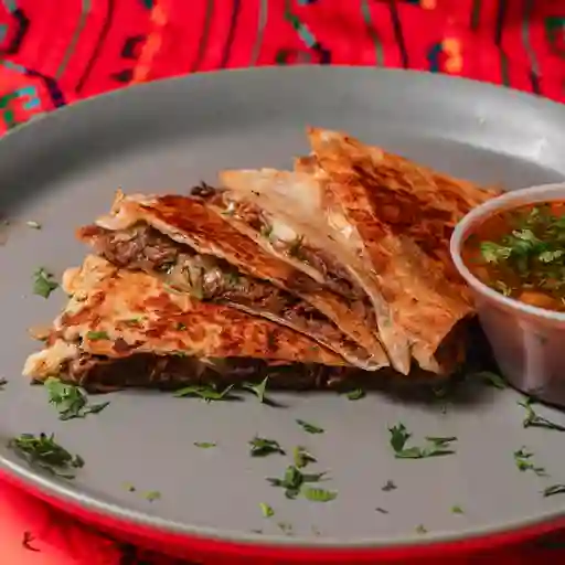 Quesadilla birria de res