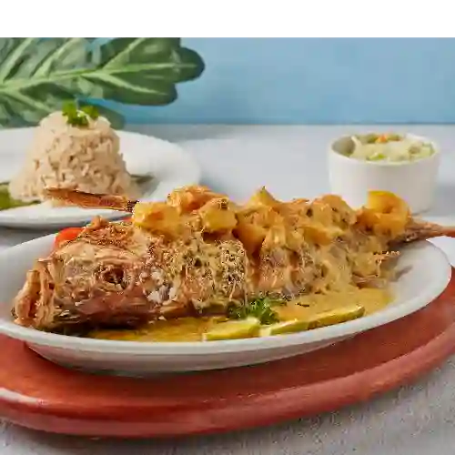 Pescado en Salsa de Camarones