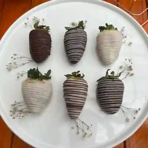 6 Unidades de Fresas con Chocolate
