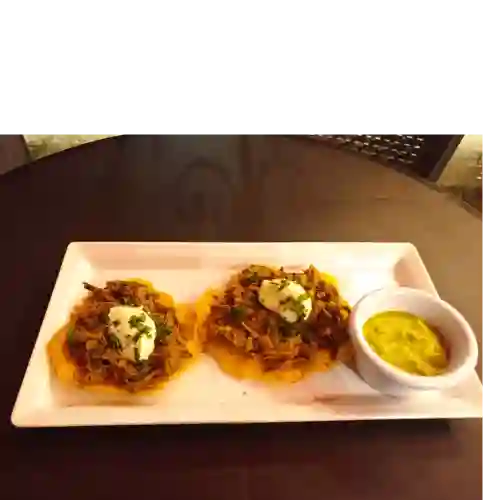 Tostadas con Carne a la Criolla