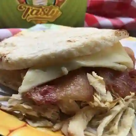 Arepa Pura Tocineta