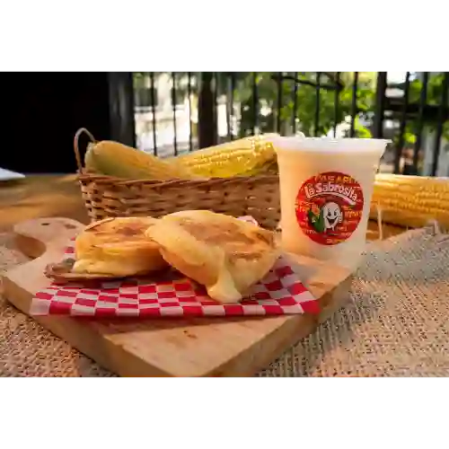 Combo Arepa la Consetida Claro de Maiz Natural