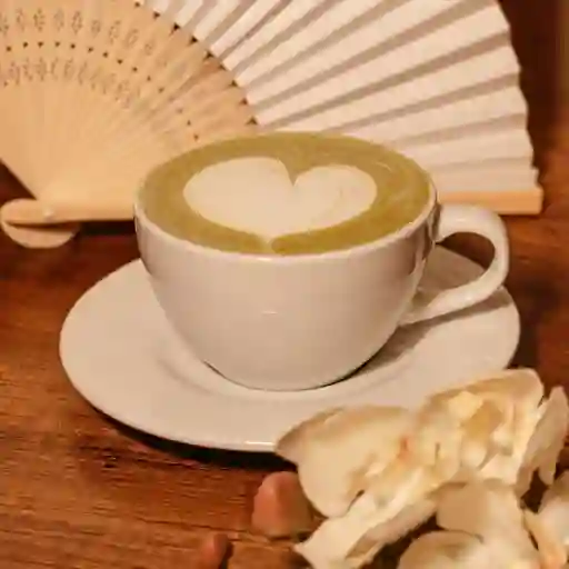 Matcha almond latte orgánico