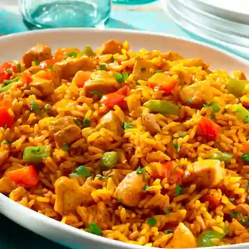 Arroz con pollo papas francesa