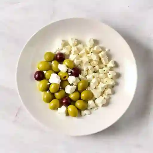 Plato De Feta Con Aceitunas