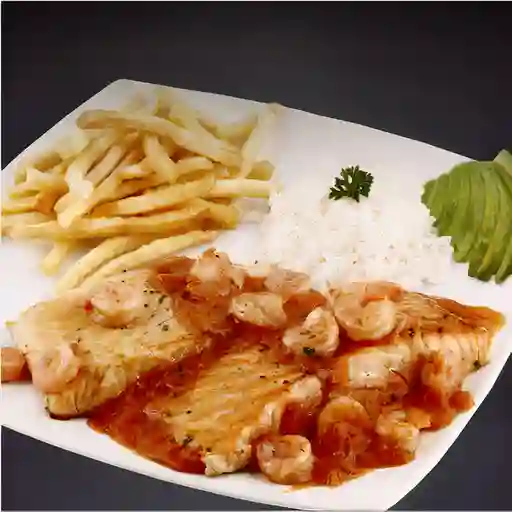 Salmón en Salsa de Camarones