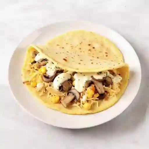 Arepa con Pollo, Queso y Champiñones