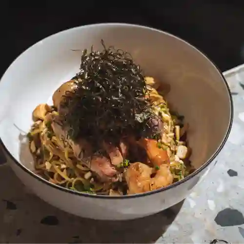 Yakisoba de Lomo y Langostinos