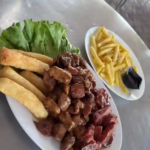 Picada de todas las carnes comen 3