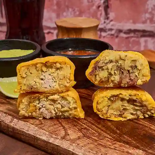 Empanada de Papa y Pollo