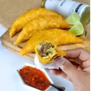Empana Desmechada
