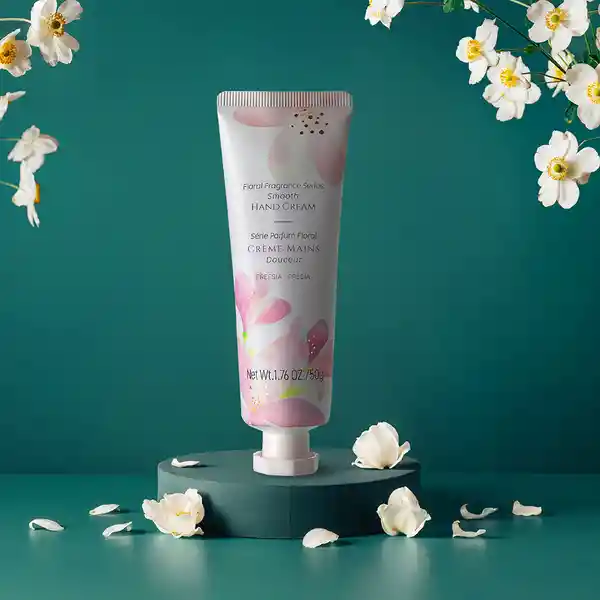 Crema Para Manos Hidratante Fragance de Fresa Serie Miniso