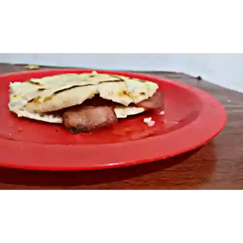 Arepa con Tocineta