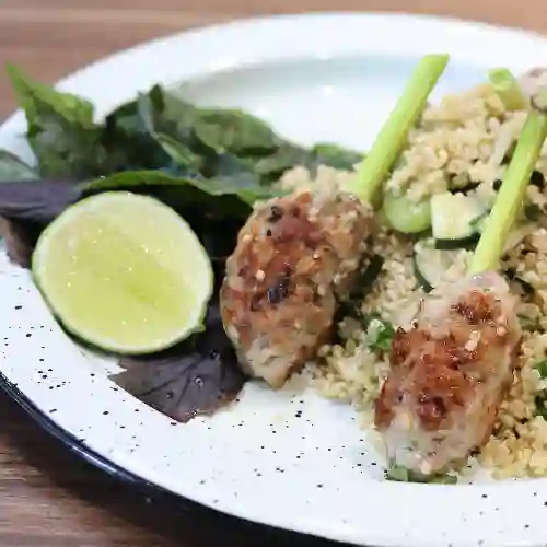 Ensalada de Quinua y Croquetas de Cerdo