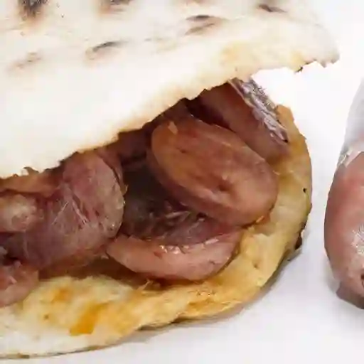 Arepa Trocitos de Chorizo