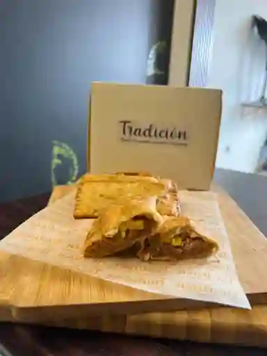 Empanada Solo Carne