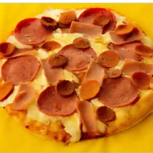 Pizza Gigante Tres Carnes