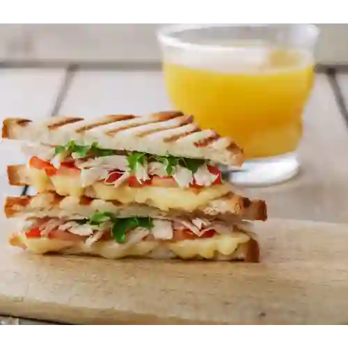 Sándwich de Pollo y Maíz