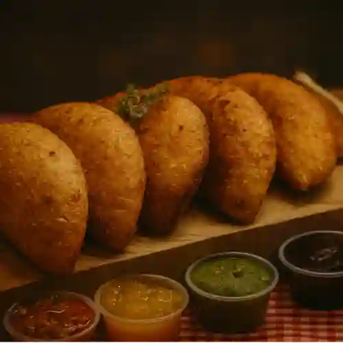 Empanada Clásica de Pollo