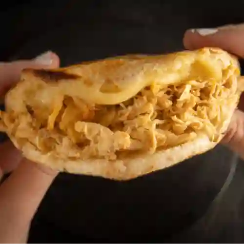 Arepa de Pollo y Queso