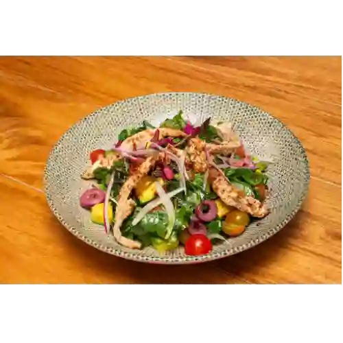 Ensalada de Pollo y Tocineta + Bebida