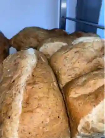 Pan integral de uvas y linaza