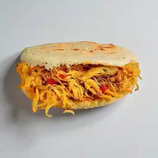 Arepa de Pollo y Queso