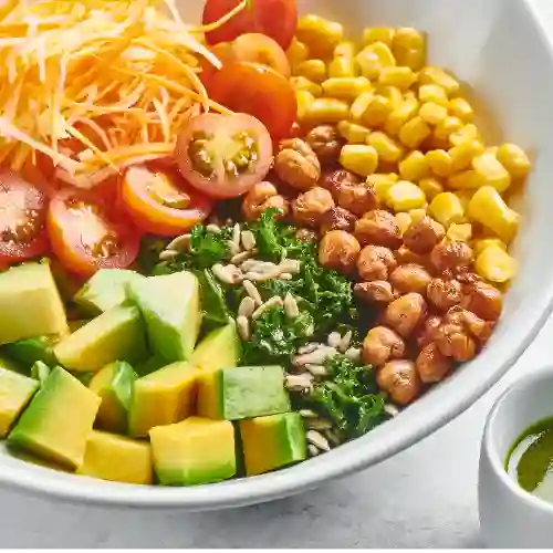 Ensalada Chopped de Kale y Garbanzo