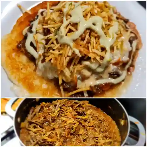 Combo arepa de queso + desmechada