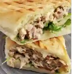 Sándwich Atún y Salsa de Tomates Secos