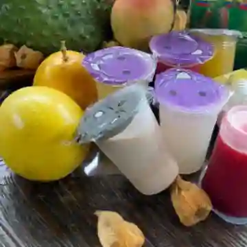 Jugo en Agua de Mandarina