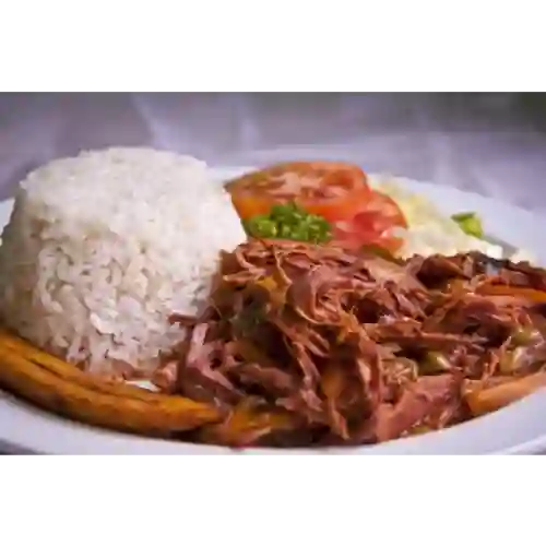 Menú con Ropa Vieja