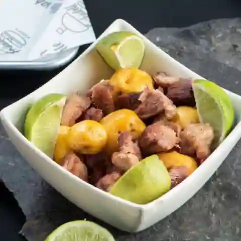 Chicharrón con Papas