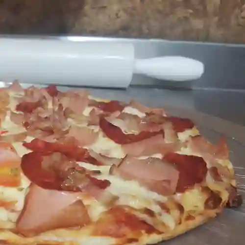 Pizza Carnes Mediana