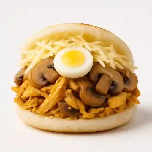 Arepa con Pollo y Champiñón