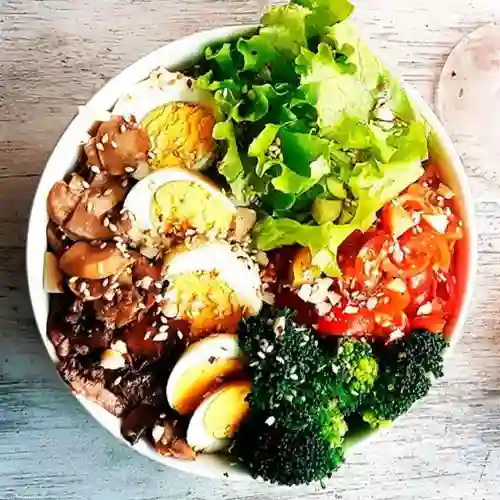 Combo Ensalada Grande Jugo y Sopa -fruta