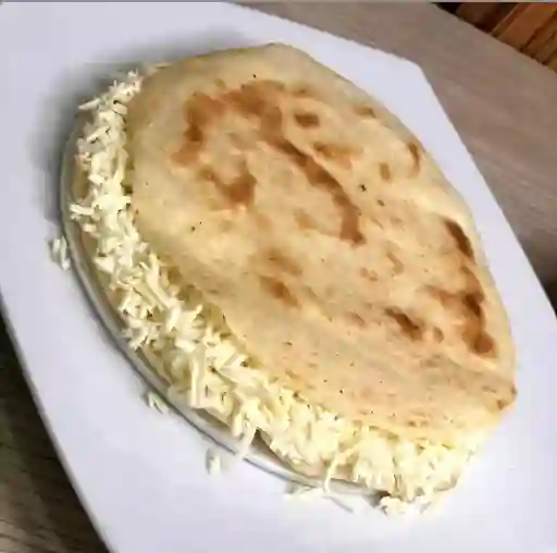 Mixta Queso, Carne, Pollo y Aguacate