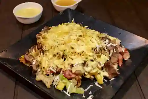 Salchipapa Mixta