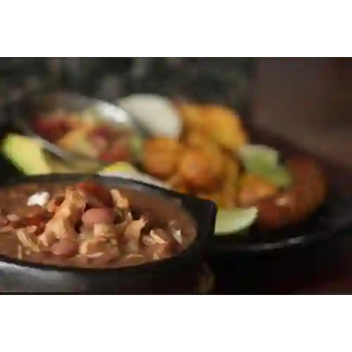 2 Cazuelas Rancheras + Chorizo+bebida