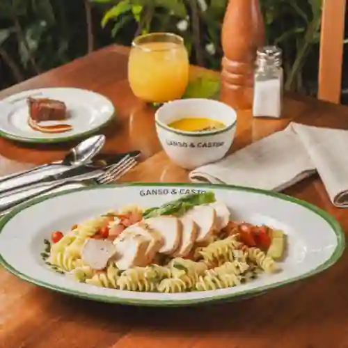 Ensalada de Pasta Fria con Pollo