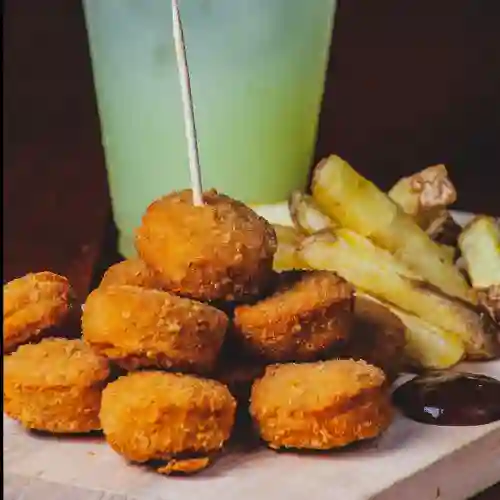 Nuggets con Papas Infantil