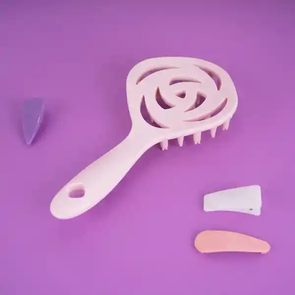 Cepillo Para Shampoo Con Cerdas Suaves Morado Miniso