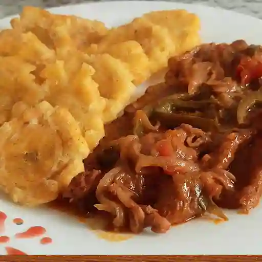 Carne en bisteck+ patacones