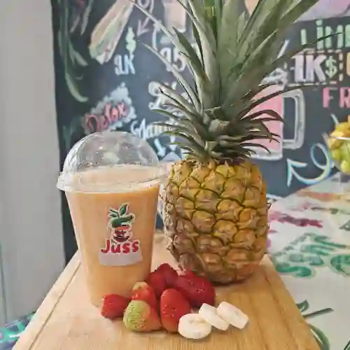 Sabor de Verano (piña,fresa,guineo)16oz