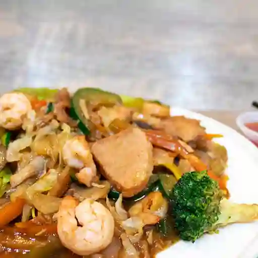 Chop Suey de Pollo y Camarón Personal