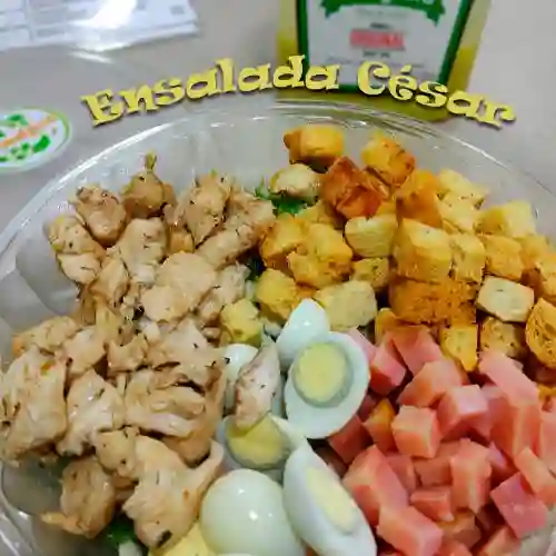 Combo Ensalada Cesar Plato 24 Oz + Bebida 400Ml