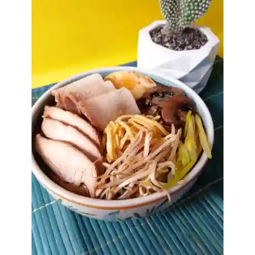 Ramen Mixto Cerdo y Pollo