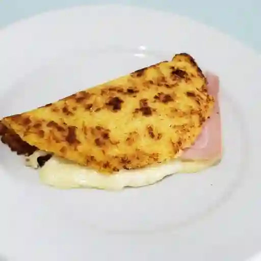 Arepa de Choclo con Jamón y Queso