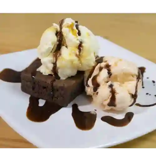 Brownie con Helado
