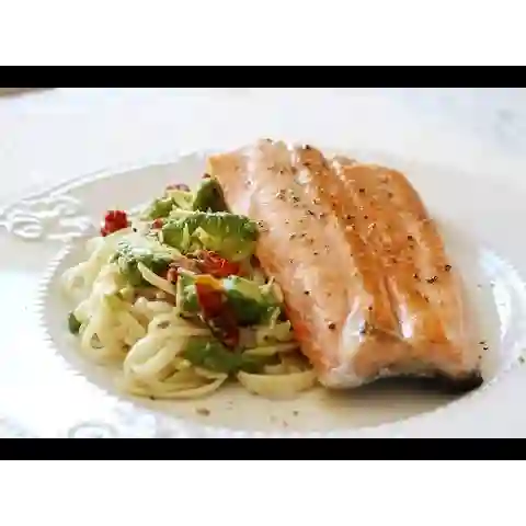 Salmon Al Pesto